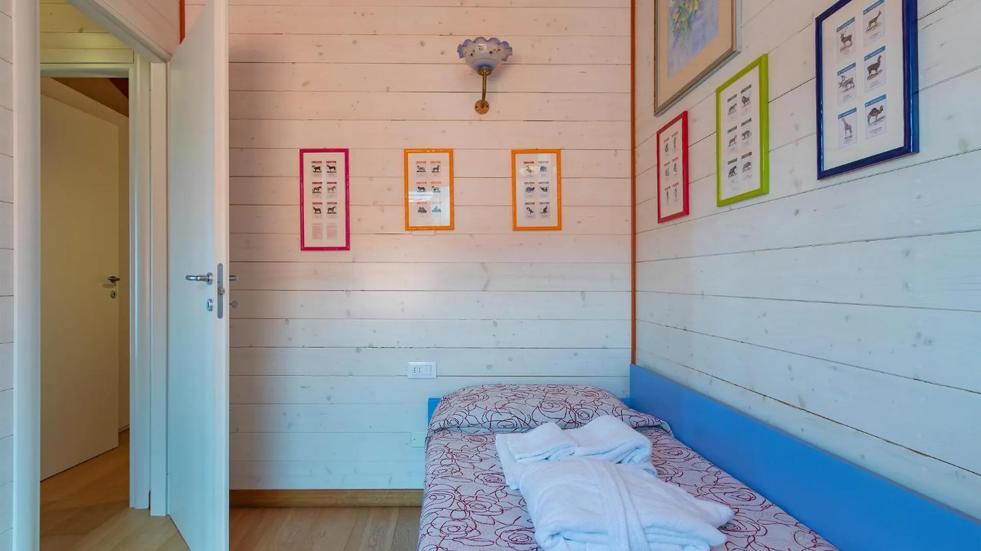2 Bedroom Lovely Home In Solto Collina Bg Riva di Solto 0*,  Ιταλία