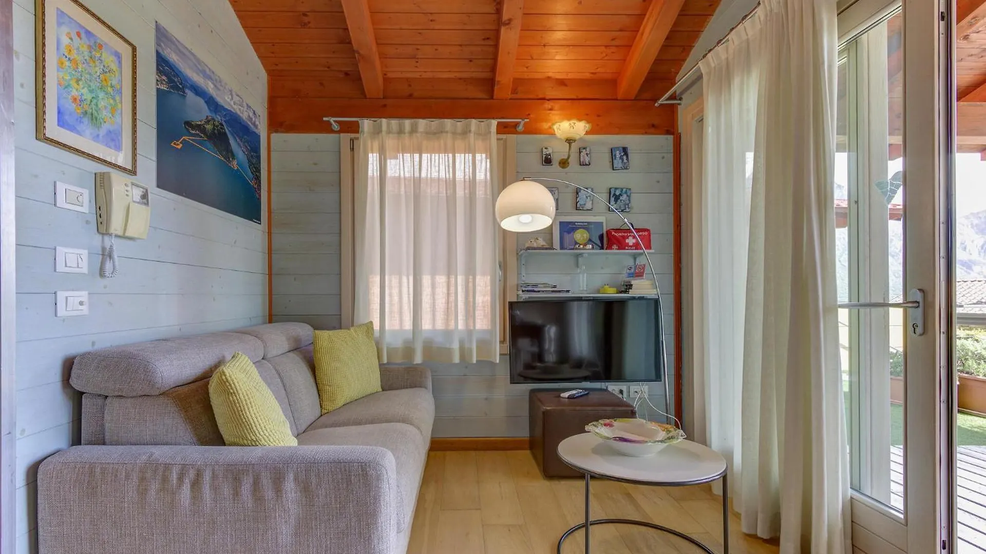 Σπίτι διακοπών 2 Bedroom Lovely Home In Solto Collina Bg Riva di Solto