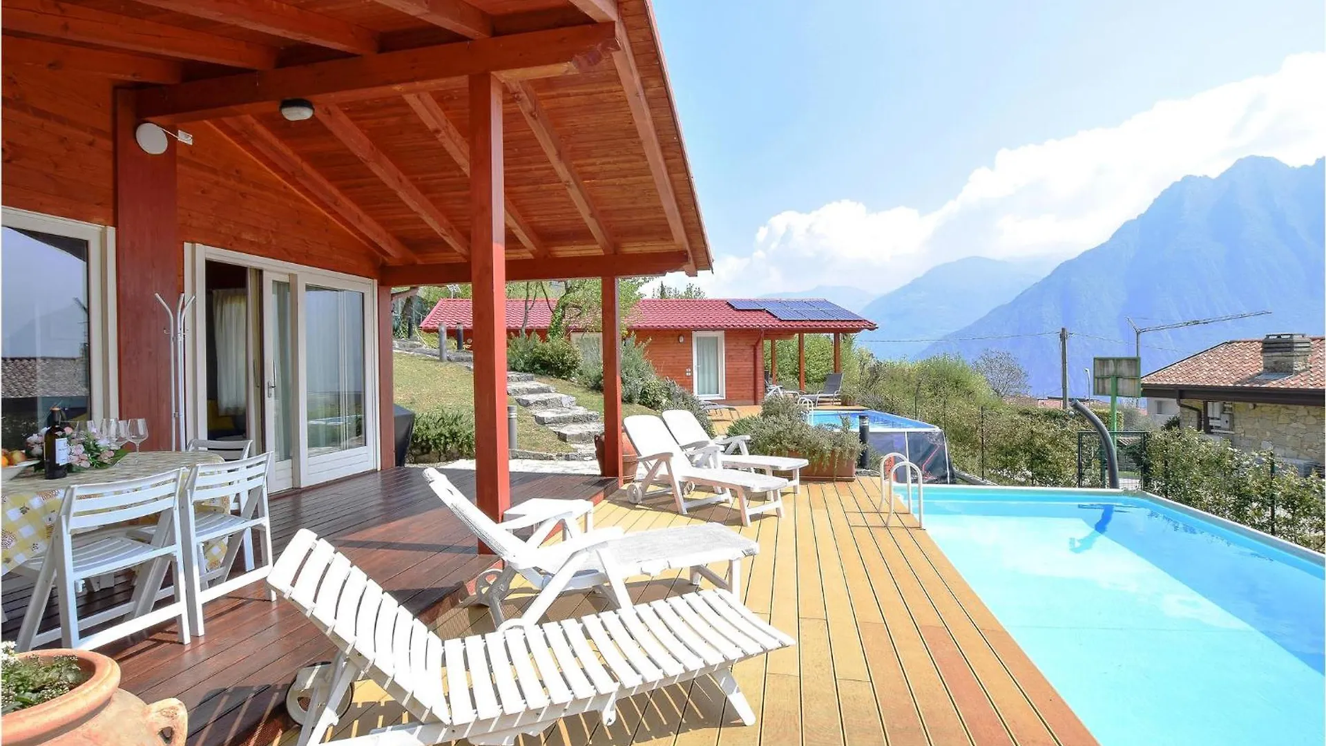 2 Bedroom Lovely Home In Solto Collina Bg contacts